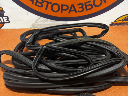 Уплотнитель дверей RA6 RA7 RA8 RA9