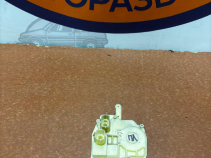 Замок двери передний левый RA6