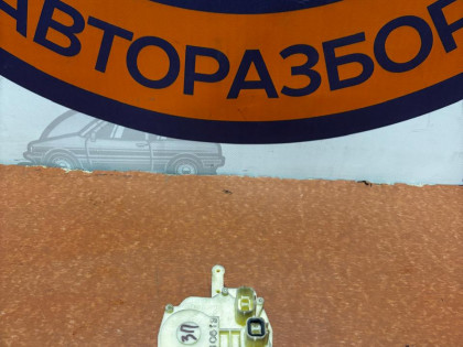 Замок двери задний правый RA6