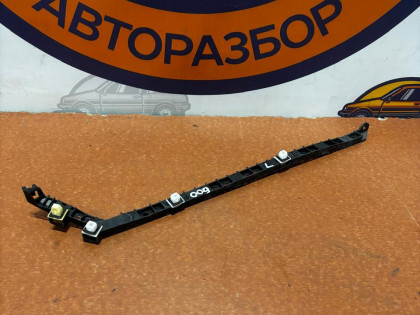 Крепление бампера заднее левое KB1