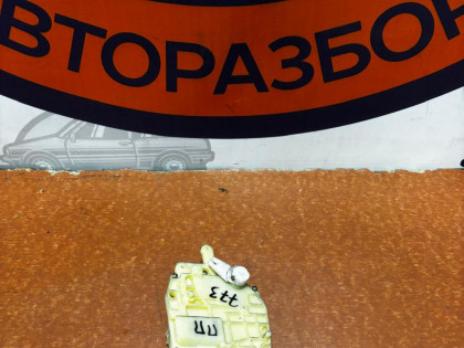 Замок двери передний правый RA8 RA6