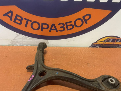 рычаг передний правый RB1