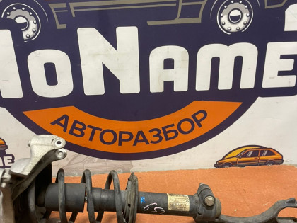 Стойки передние 652