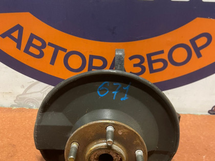 Ступица передняя правая CU2W