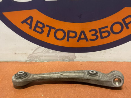 Рычаг передний правый 652