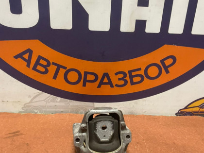 Подушка двс левая 652