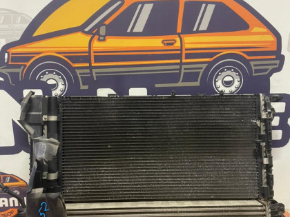 Радиатор охлаждения двигателя 652