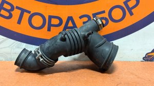 Патрубок воздушного фильтра MITSUBISHI AIRTREK OEM MR968762 CU2W 2003