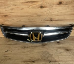 Решетка радиатора 71121-SFY-003ZA 71121SFY900ZA HONDA INSPIRE