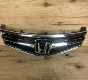 Решетка радиатора 71121-SEA-013ZA HONDA ACCORD