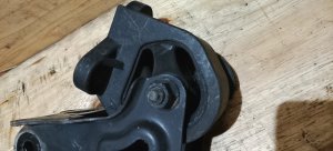 Подушка двигателя HONDA STREAM OEM 50810-S6A-992 RN1 2002