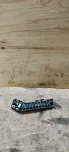 Крепление бампера Левый 52536-33040 TOYOTA CAMRY